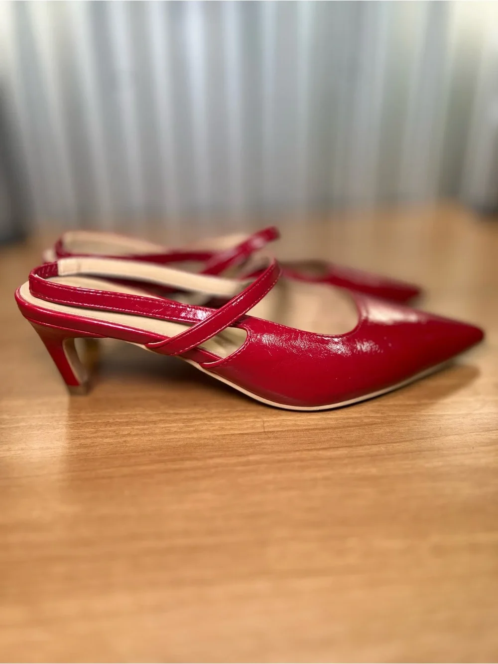 C. Paravano Red Patent Leather Pointed Toe Kitten Heel Slingback Size 39 (Helen)